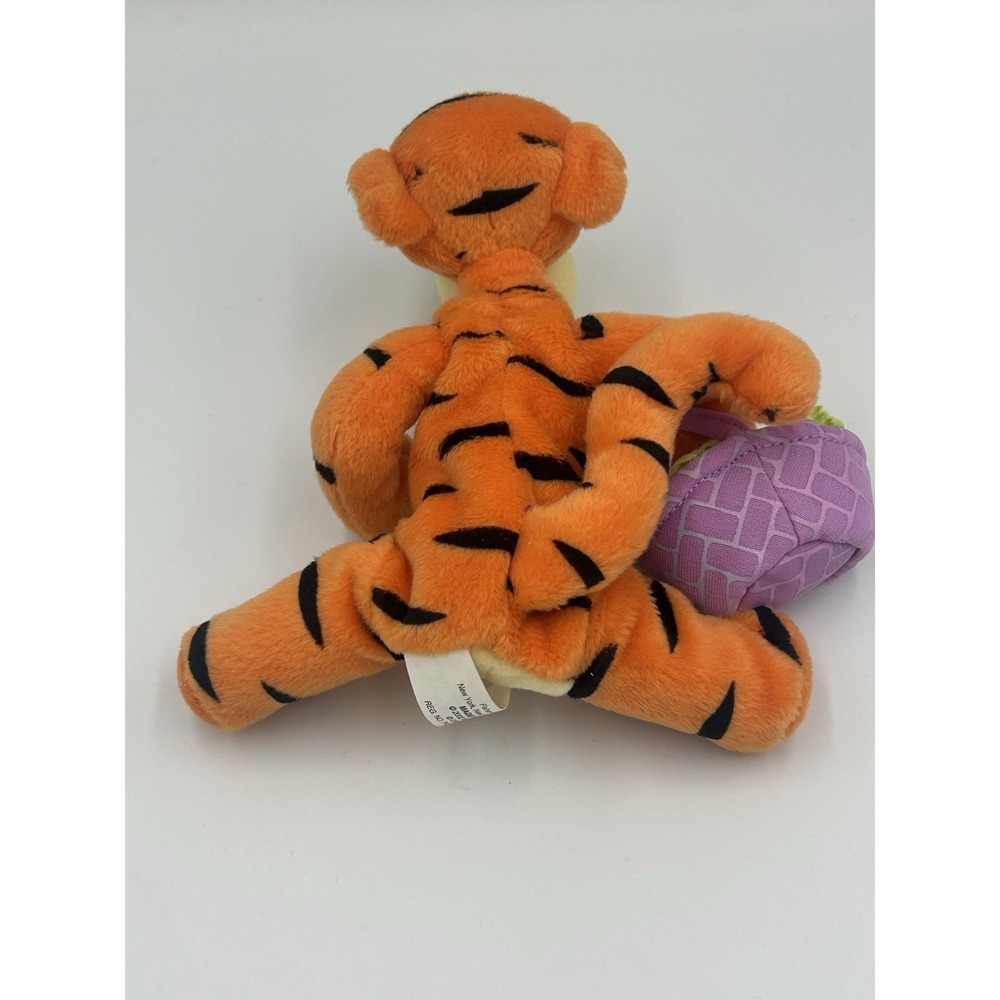 2002 Fisher-Price Disney Winnie the Pooh Tigger Easter Plush with Basket - Picture 8 of 10